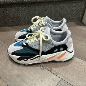 Yeezy boost 700 wave runners